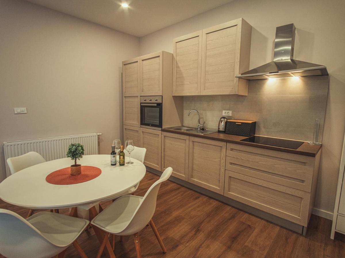 Apartmani Infinity Осиек Экстерьер фото