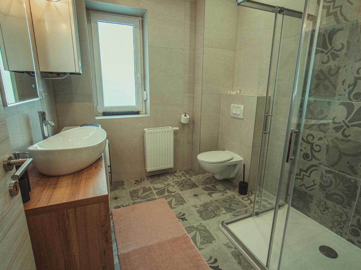 Apartmani Infinity Осиек Экстерьер фото
